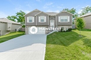 801 Emerson Dr in Belton, MO - Building Photo