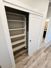 1400 Dahlia St in Woodburn, OR - Building Photo - Building Photo