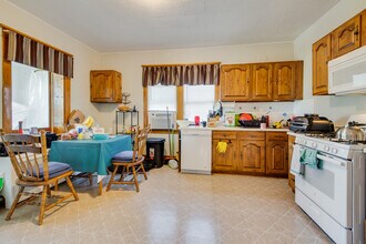 5306 W Roscoe St in Chicago, IL - Foto de edificio - Building Photo