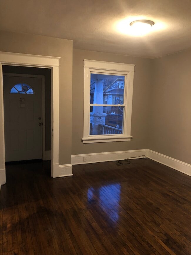 3529 N 25th St, Unit Upper unit in Milwaukee, WI - Foto de edificio - Building Photo