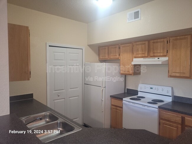 6071 Westgate Dr in Orlando, FL - Foto de edificio - Building Photo