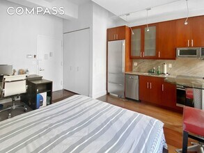 80 John St, Unit 16D in New York, NY - Building Photo - Building Photo