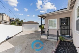 2215 Marigold Pl in San Diego, CA - Building Photo - Building Photo