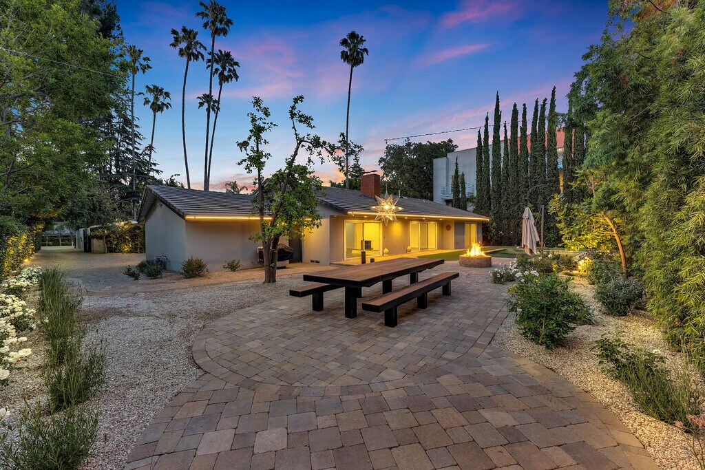 16926 Magnolia Blvd Rentals in Encino, CA