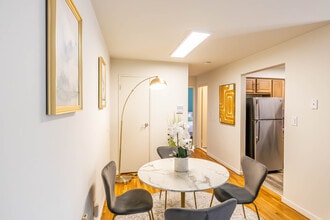 State Fayette Gardens in Perth Amboy, NJ - Building Photo - Interior Photo