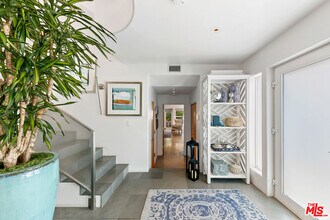 1341 Palisades Beach Rd in Santa Monica, CA - Building Photo - Building Photo