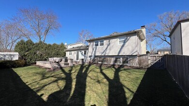 461 Middlesex Ct in Buffalo Grove, IL - Building Photo - Building Photo