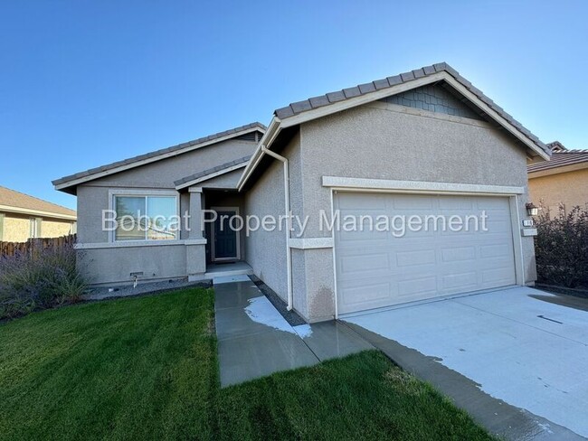 110 Catlin St in Dayton, NV - Foto de edificio - Building Photo