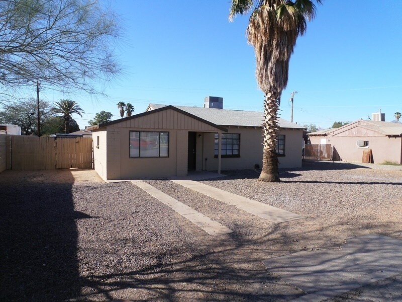 2310 S Holly Stravenue in Tucson, AZ - Building Photo