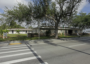 The Bedford Apartments in North Miami, FL - Building Photo - Building Photo