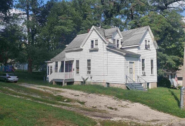1401 E Richwoods Blvd, Unit 1 in Peoria, IL - Building Photo - Building Photo