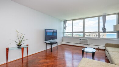 6171 N Sheridan Rd-Unit -2509 in Chicago, IL - Building Photo - Building Photo