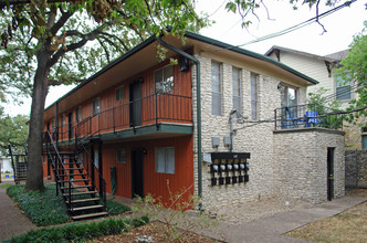 DIJON Apartment Homes in Austin, TX - Foto de edificio - Building Photo