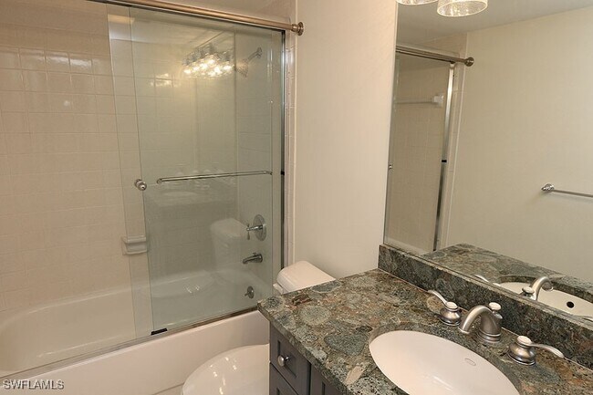 4160 Crayton Rd in Naples, FL - Building Photo - Building Photo