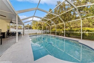 4907 Country Aire Ln in Tampa, FL - Building Photo - Building Photo