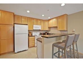 4800 Underwood Ln N, Unit B in Plymouth, MN - Building Photo - Building Photo