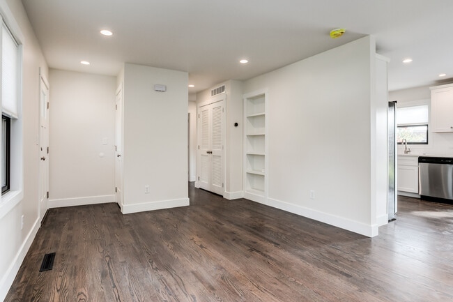 4721 W 61st Terrace in Mission, KS - Building Photo - Building Photo