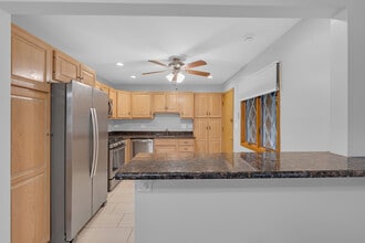 650 Patricia Ln in Des Plaines, IL - Building Photo - Building Photo