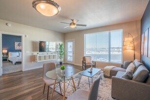 1890 S Country Club Way in Tempe, AZ - Building Photo