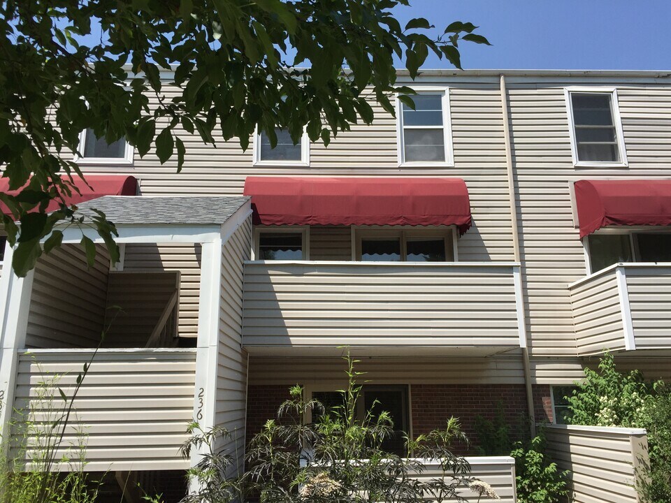 1111 Maxwell Ave, Unit 236 in Boulder, CO - Building Photo