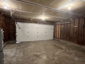 2224 NE Thomas St in Hillsboro, OR - Building Photo - Building Photo