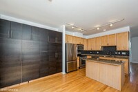 730 W Eastman St, Unit Townhome in Chicago, IL - Foto de edificio - Building Photo