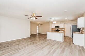 3910 Briarlake Dr in Valrico, FL - Building Photo - Building Photo