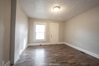 1016 S Belmont Ave in Indianapolis, IN - Building Photo - Building Photo