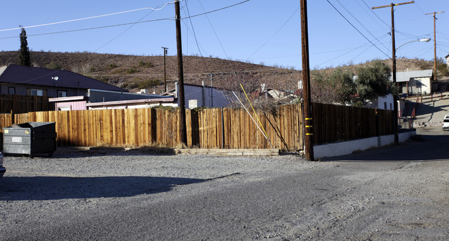 108-112 W White St in Barstow, CA - Building Photo - Building Photo