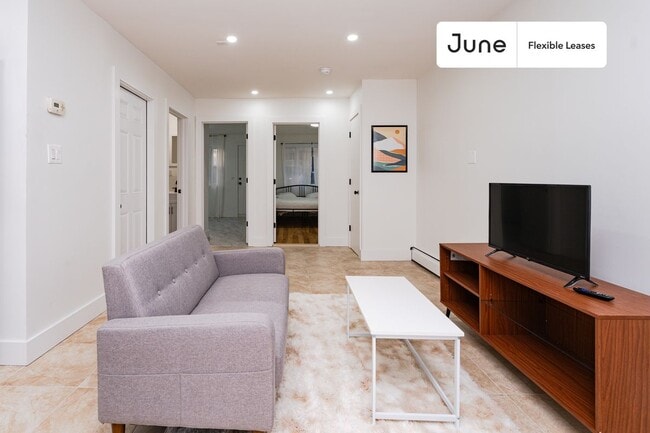 329 Pulaski St in New York, NY - Building Photo - Building Photo