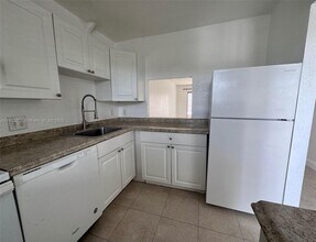 7320 NW 85th Ct in Tamarac, FL - Building Photo - Building Photo