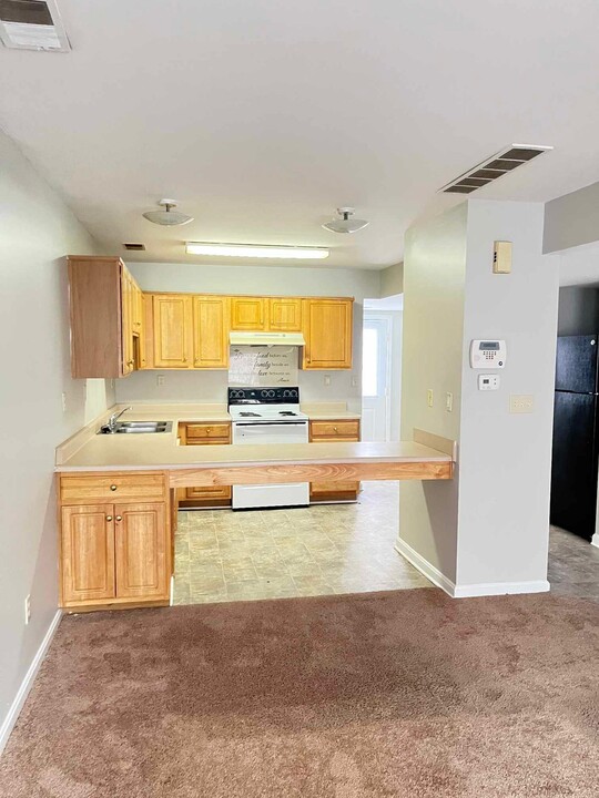 Nichols Meadows in Louisville, KY - Building Photo