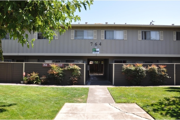 Santana Court Apartments in Sunnyvale, CA - Building Photo