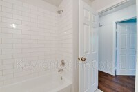 5405 Groveton St photo'