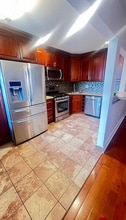 3026 Tyson Ave, Unit 2nd Floor in Philadelphia, PA - Foto de edificio - Building Photo