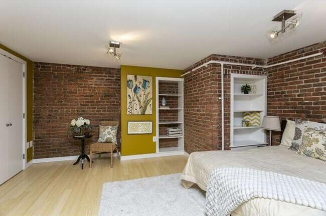 1201 Fitzwater St, Unit 207 in Philadelphia, PA - Foto de edificio - Building Photo