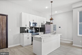 403 N Simpson St in Philadelphia, PA - Building Photo - Building Photo