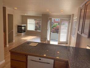 6521 24th Ave NE in Seattle, WA - Building Photo - Building Photo