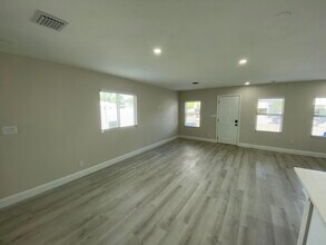 922 N J St in Lake Worth Beach, FL - Building Photo - Building Photo