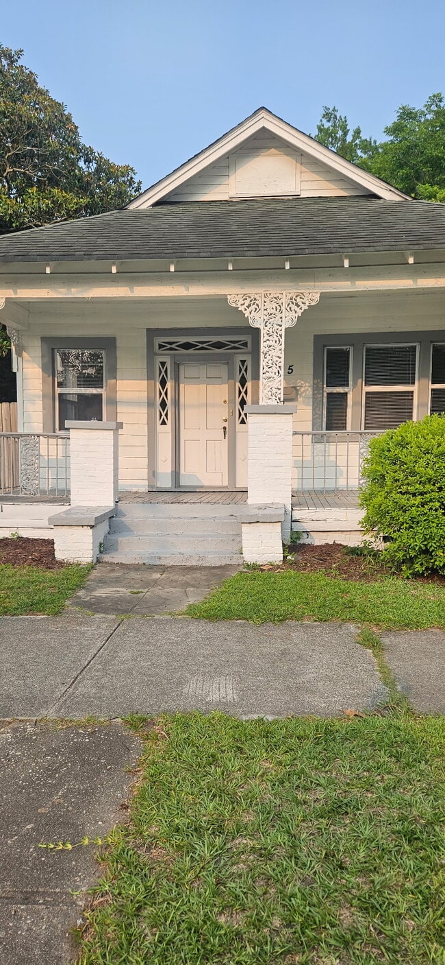 property at 1205 S 7th St