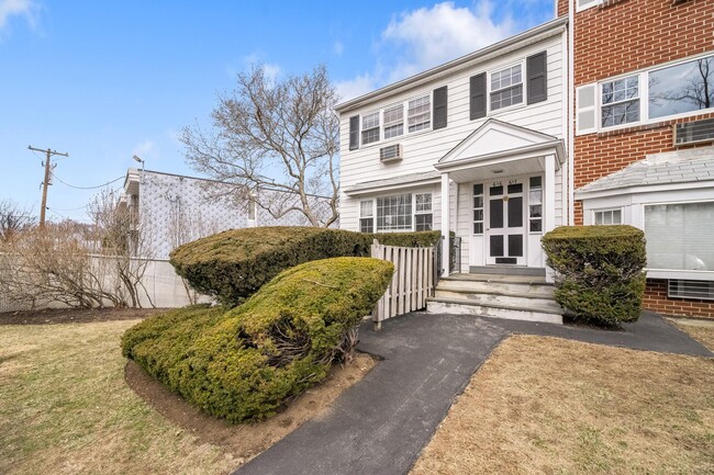 property at 616 Woodland Hills Rd