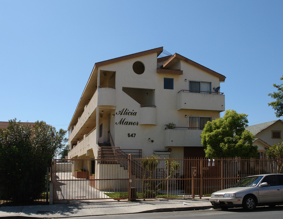 547 N Kingsley Dr in Los Angeles, CA - Building Photo