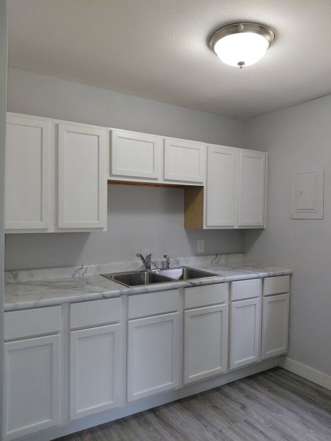 property at 230 SE 34th St