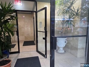 2401 Bergenline Ave in Union City, NJ - Building Photo - Building Photo