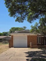 3827 51st St, Unit 3827 51st Street Apt. A in Lubbock, TX - Building Photo