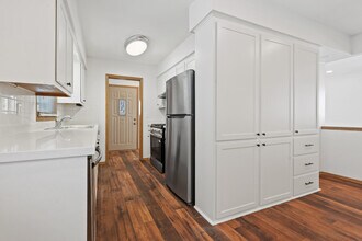 2450 S 95th St in West Allis, WI - Building Photo - Building Photo