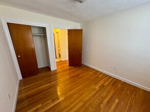276 North Beacon St, Unit 24 in Boston, MA - Foto de edificio - Building Photo