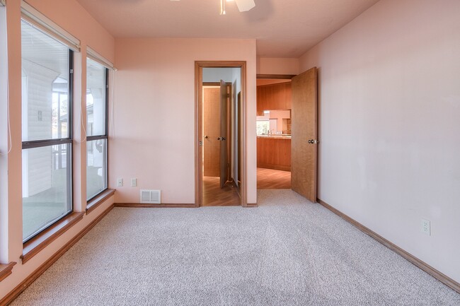 property at 1511 W Lake Shore E