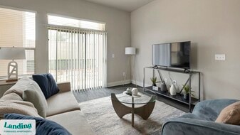 18101 Point Lookout Dr in Houston, TX - Building Photo