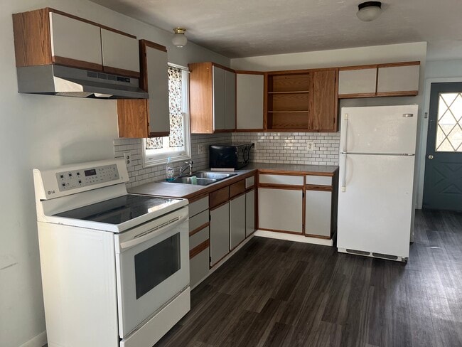 731 Pleasant St, Unit 2